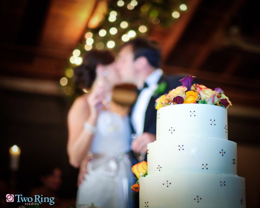 Wedding cake kiss